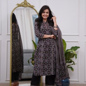 Elegant Cotton Aari Work Kurta Set